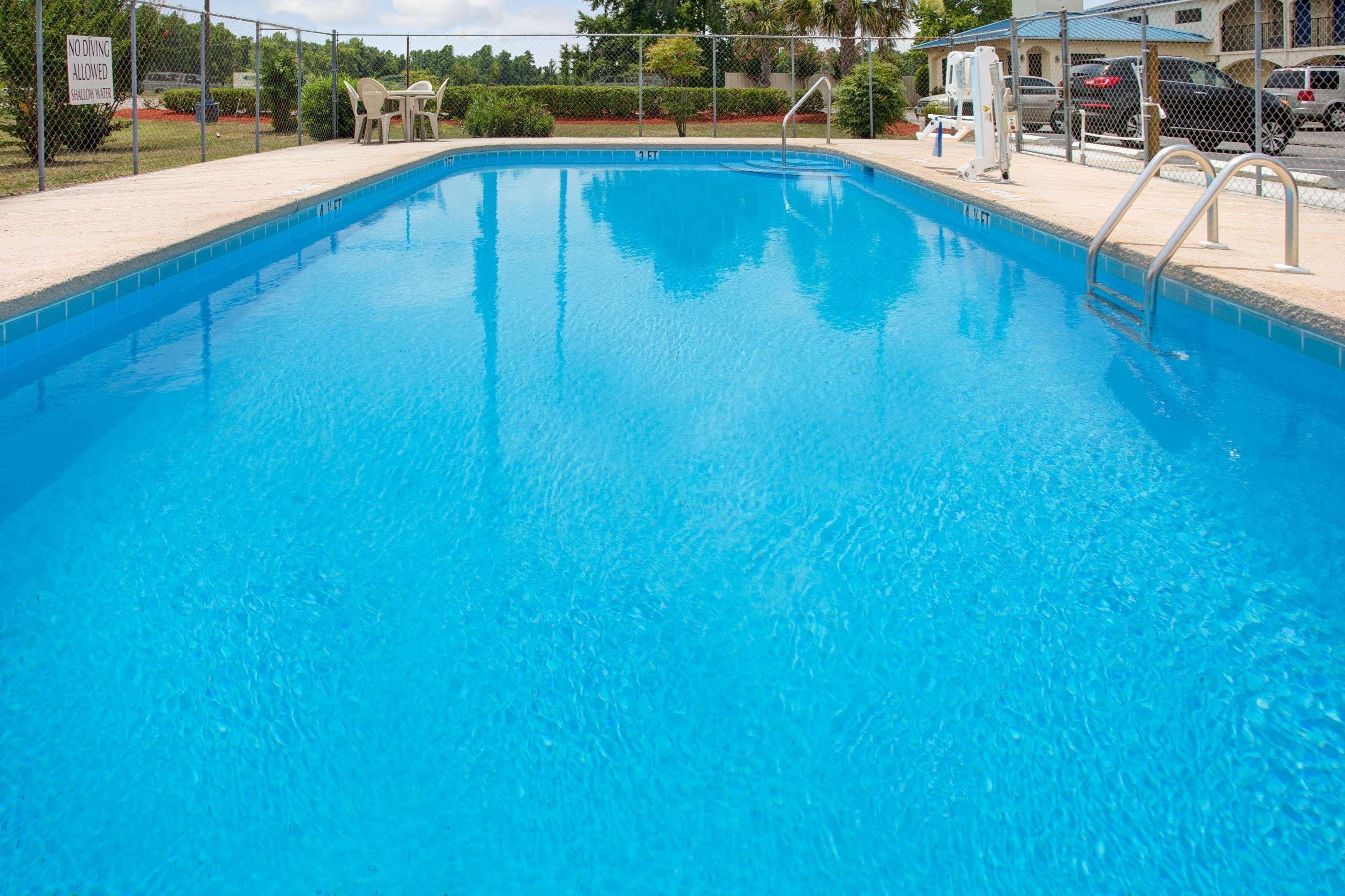 Super 8 By Wyndham Walterboro Hotel Bagian luar foto