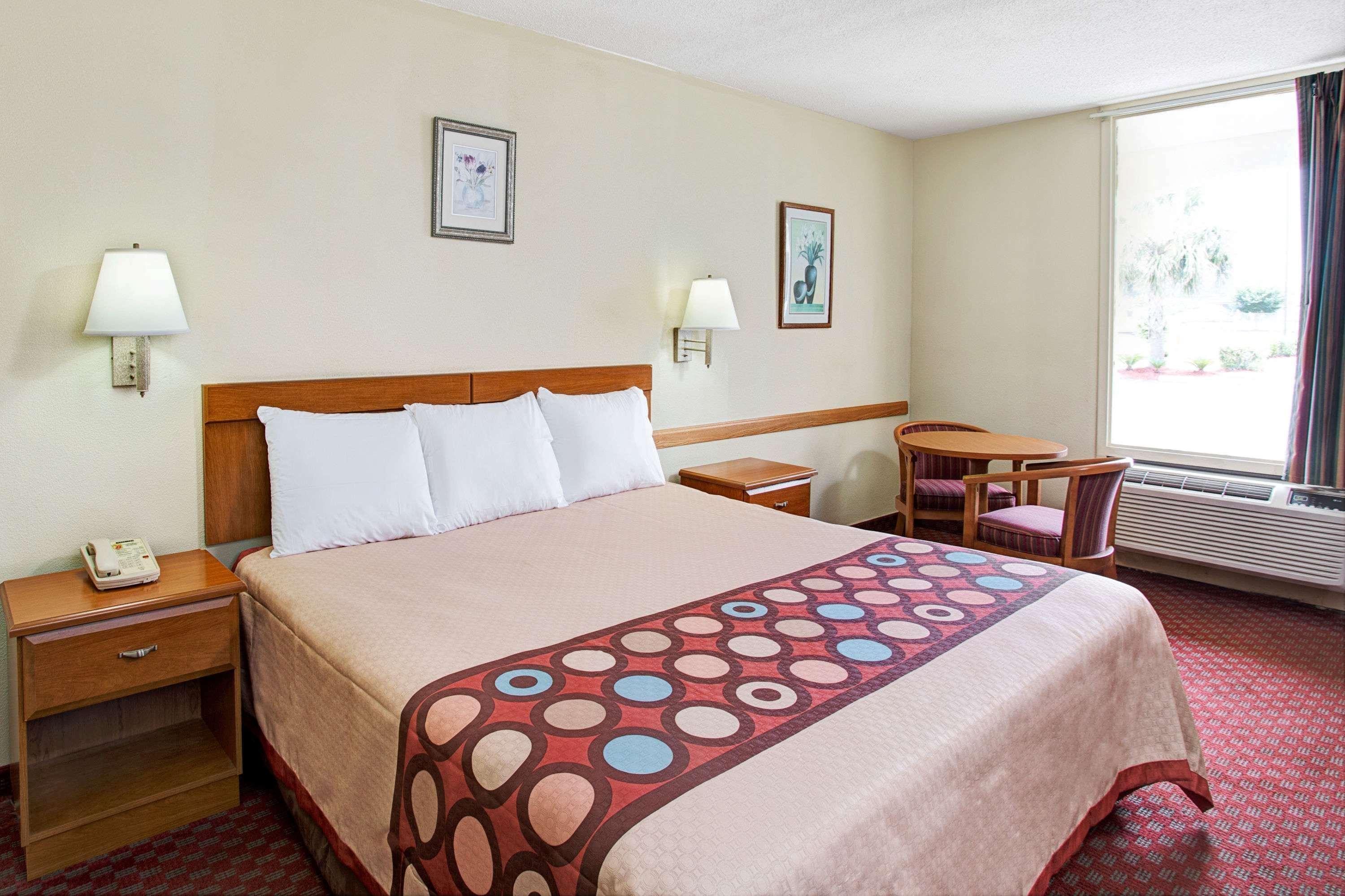 Super 8 By Wyndham Walterboro Hotel Bagian luar foto