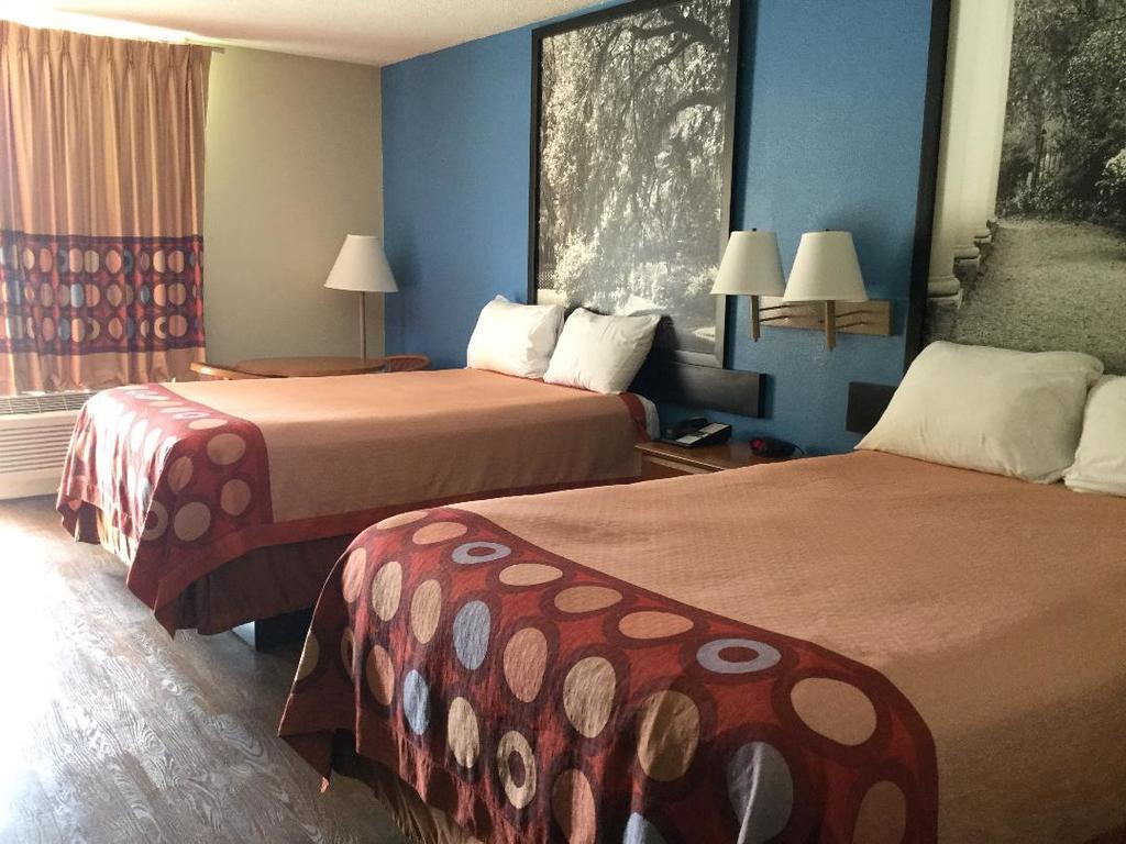 Super 8 By Wyndham Walterboro Hotel Bagian luar foto